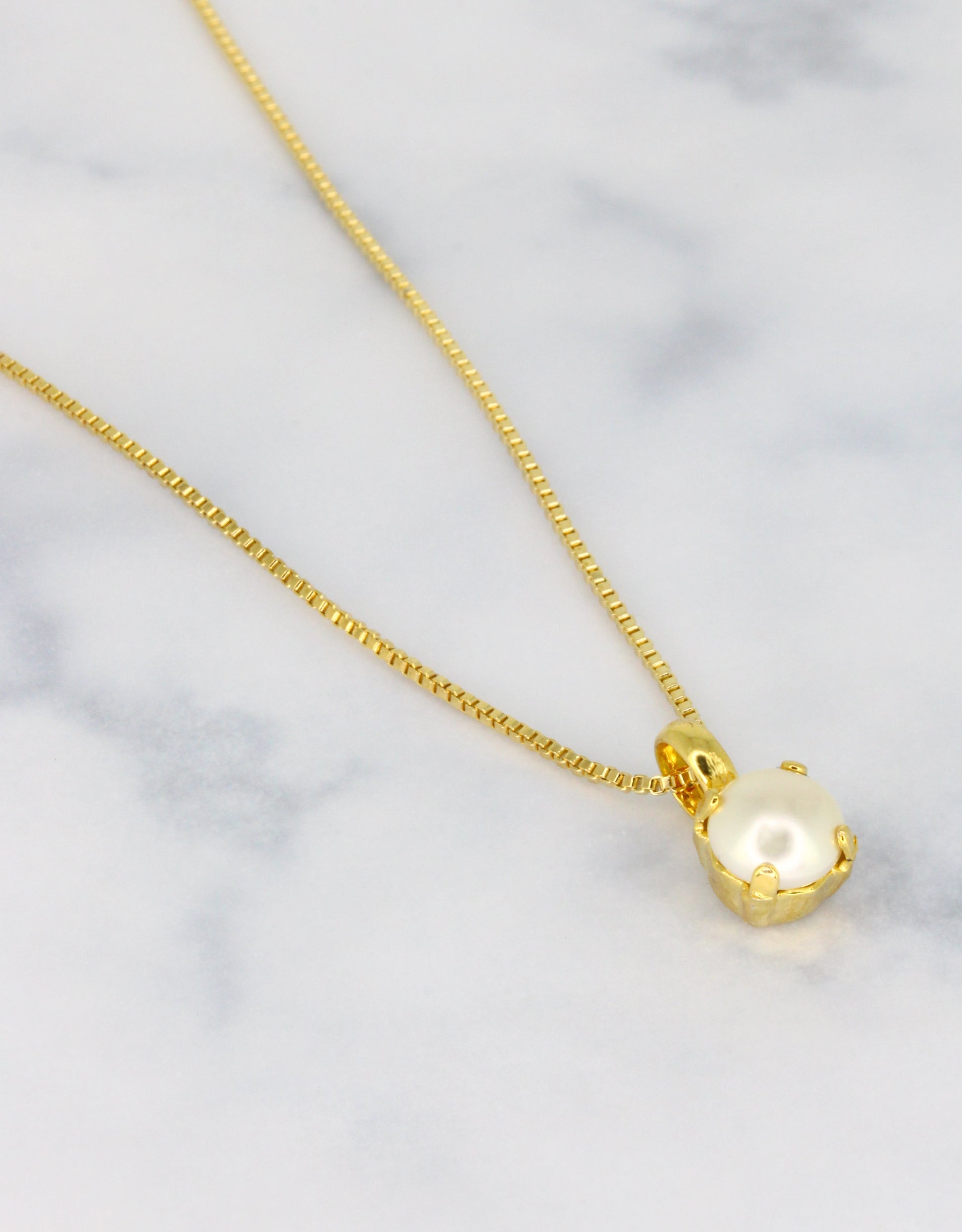 White Pearl/ Gold