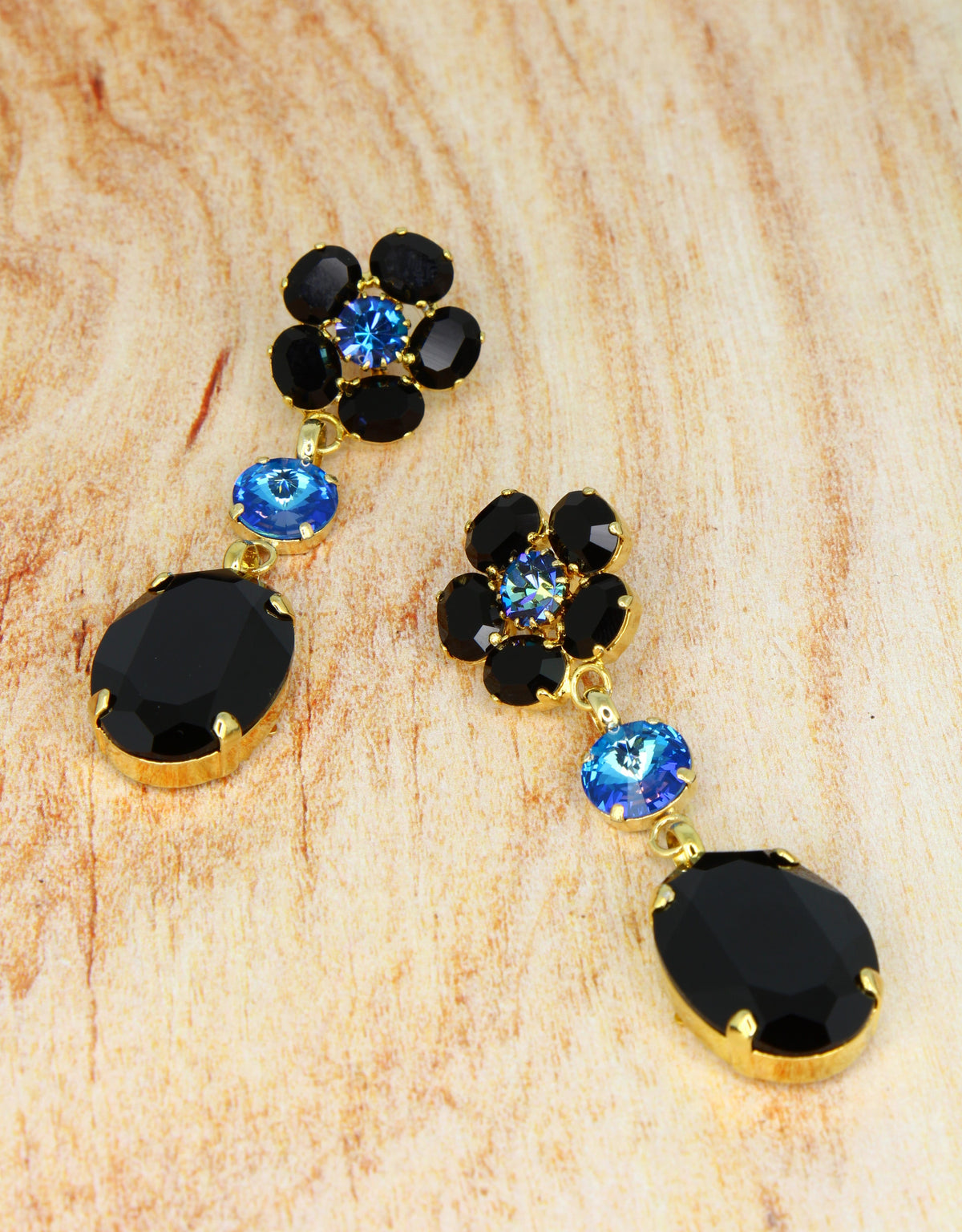 black earrings for evening parties with floral design for european women