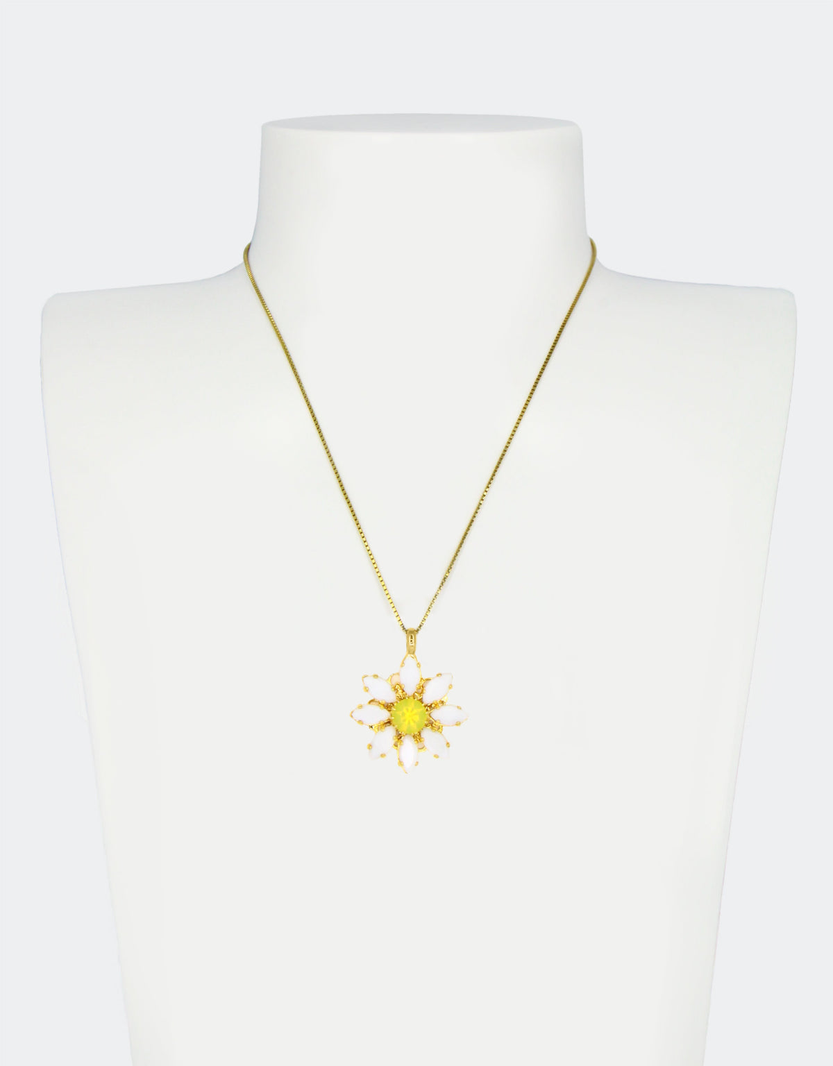daisy pendant necklace gift for her