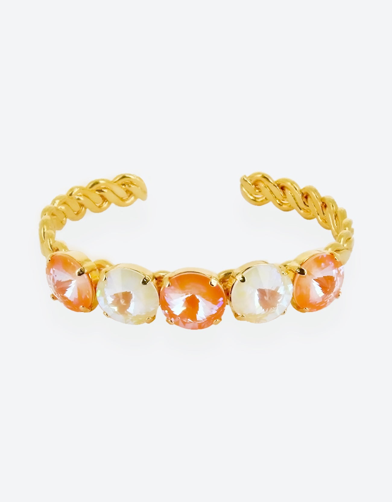 modern look and fashionable bracelet for girls