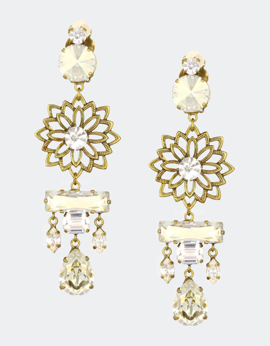 vintage aamina crystal earrings by selene crystals